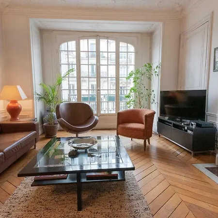Chasles Apartment
