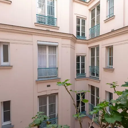 Chasles Apartment